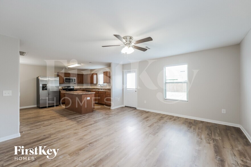 Building Photo - 9923 Sanders Rose Lane
