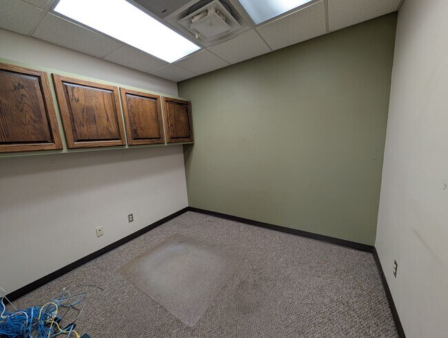 Building Photo - Prime Professional Medical/Office Space in Pryor