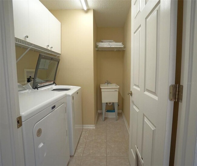 Building Photo - 9632 Greenbank Dr