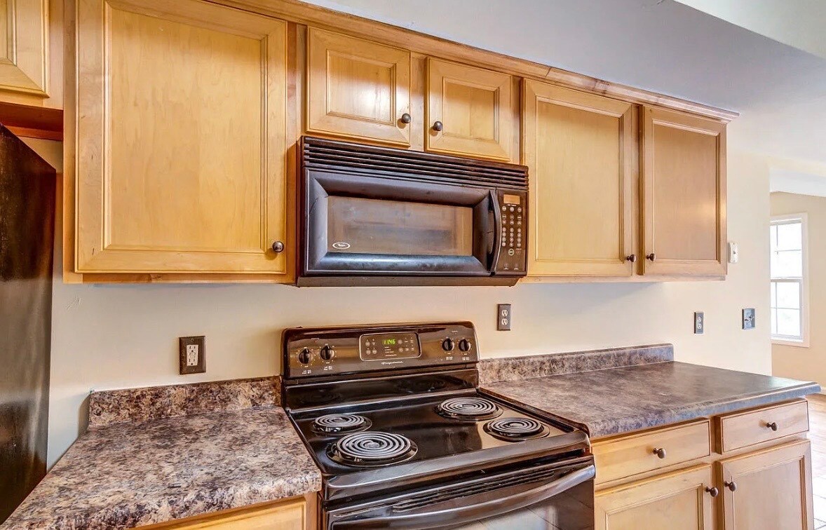 Building Photo - 578 Hampton Way