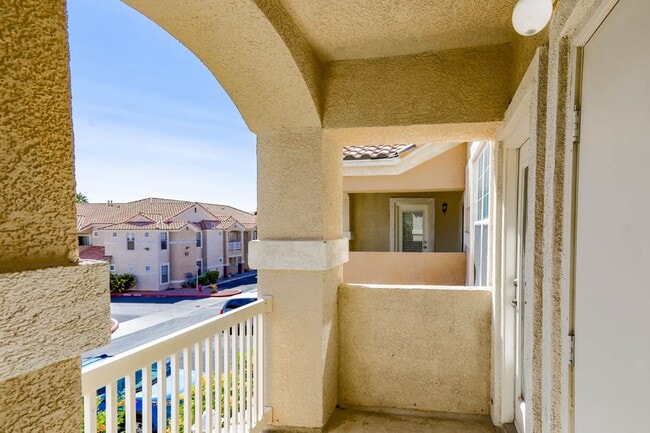 Building Photo - 3 Bedroom North Las Vegas Condo Convenient...