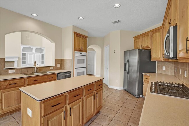 Building Photo - 2416 Spoonbill Dr