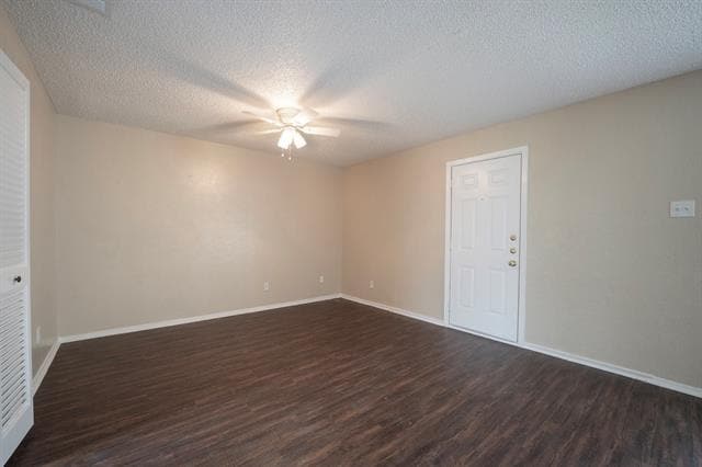 Building Photo - 710 Pyramid Dr