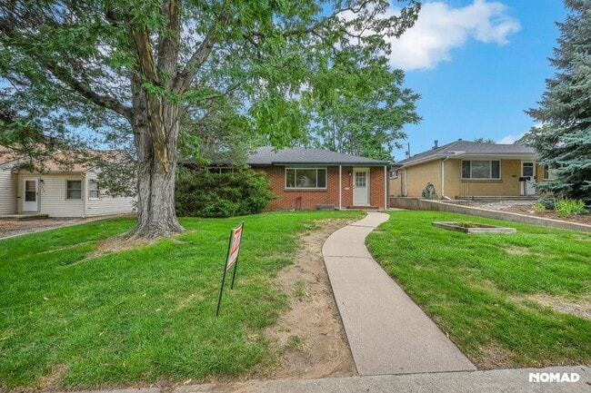 Building Photo - Spacious 4BR House in Denver