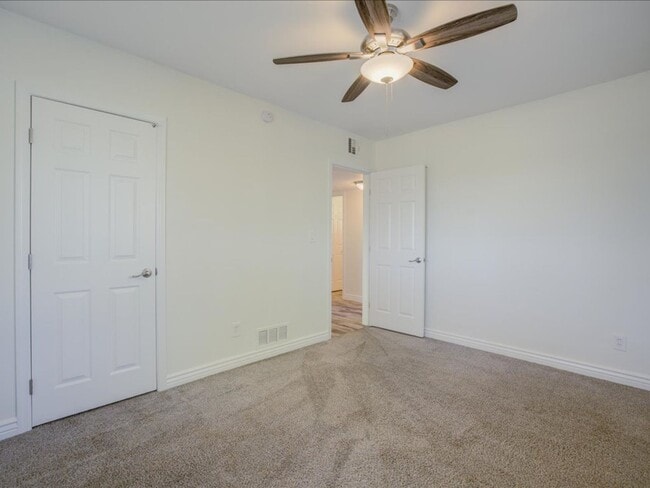 Building Photo - Modern Living!  3 bedroom, 2 Bath!    Mother-in-Law Suite In Back for Rent as well!