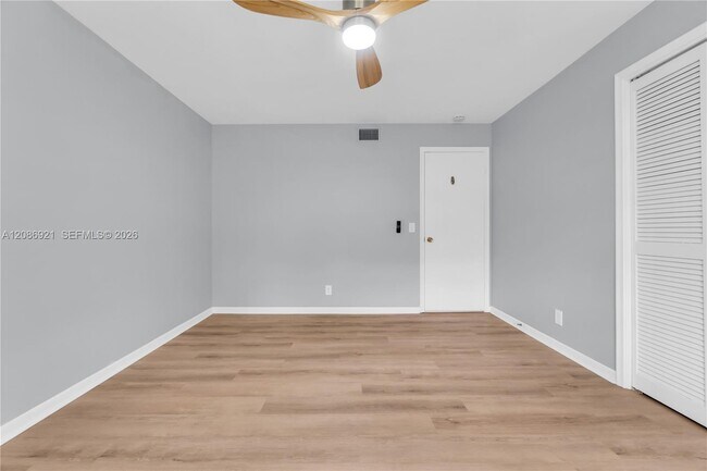 Building Photo - 775 North Dr