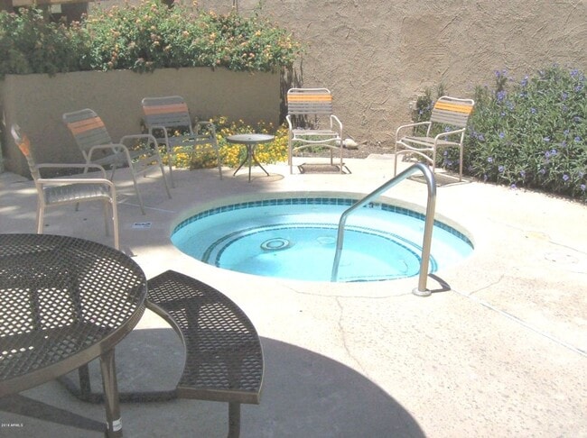 Building Photo - Scottsdale