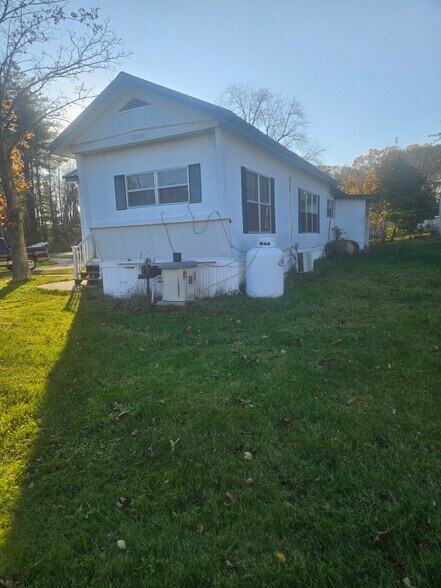 Building Photo - 83 Steele Rd