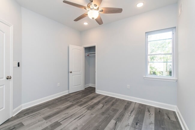 Building Photo - Recently renovated home in South West Phil...