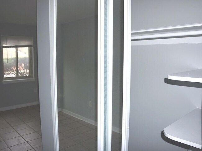 Building Photo - "Discover Urban Elegance: Spacious 2-Bed, 2-Bath Apartment in the Heart of Baltimore!"