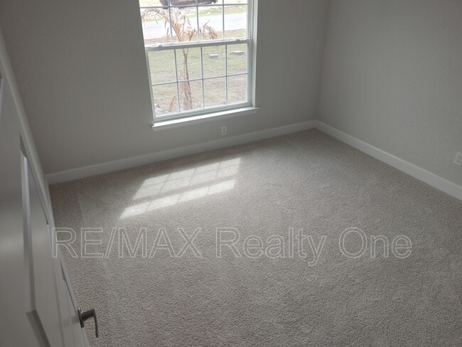 Building Photo - 8398 N Jay Dr