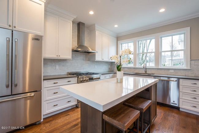 Building Photo - 52 Brookside Dr