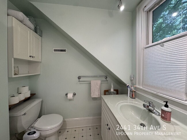 Building Photo - 2441 34th Ave S