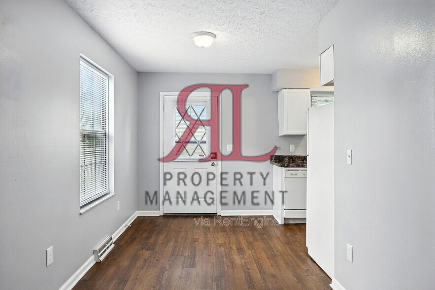 Building Photo - 1094 Farmlane Dr