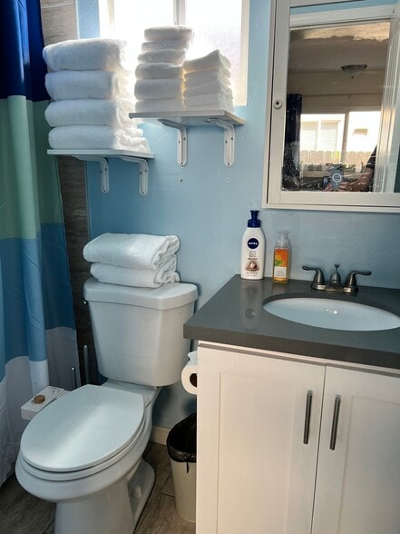 Building Photo - 3676 Marlborough Ave