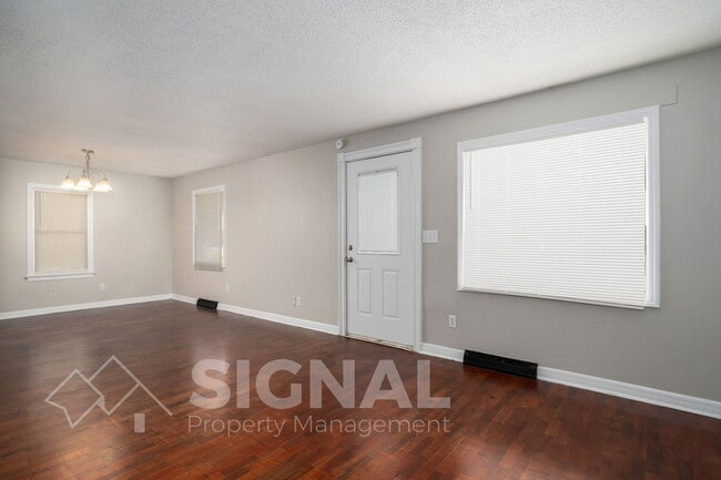 Building Photo - 912 2nd Ave