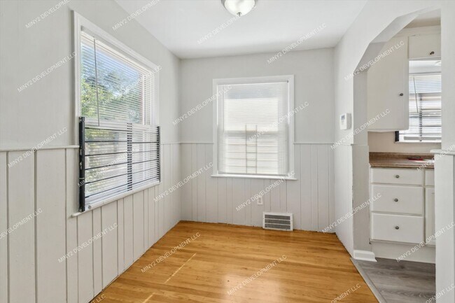 Building Photo - Charming Westside 3-Bedroom Brick Bungalow...