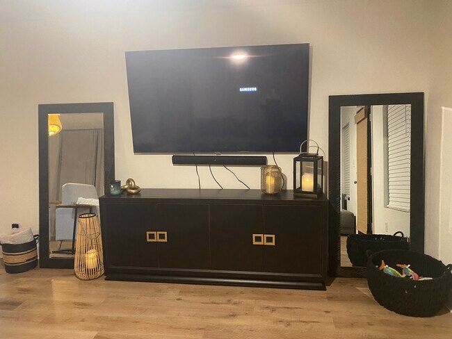 Building Photo - 447 Fleshman Dr