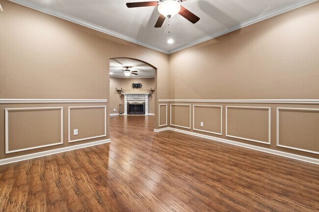 Building Photo - 2009 Ingleside Dr