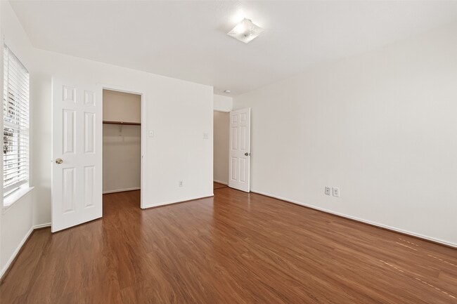 Building Photo - 3807 Brook Garden Ln