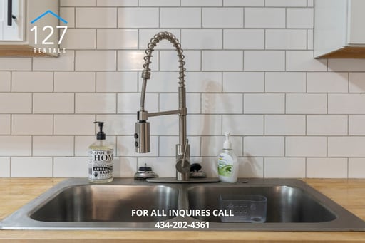 Building Photo - Great Property inside and out!