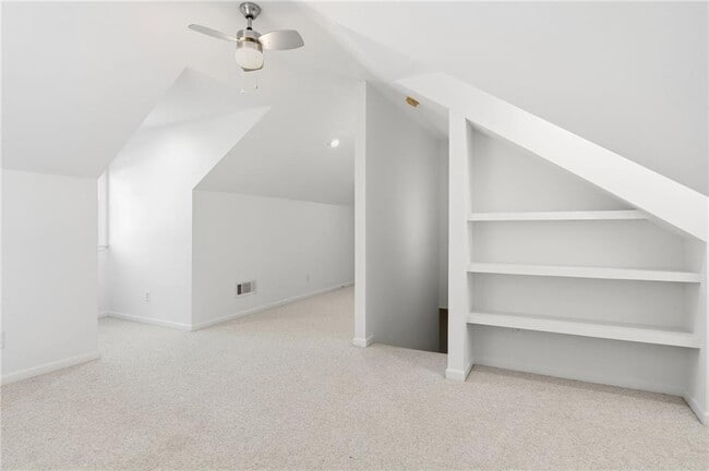 Building Photo - 2050 Willshire Glen