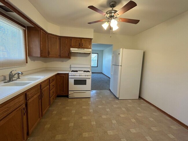 Building Photo - 207-209-209 N Lord Ave