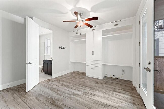 Building Photo - 5648 Larkin St