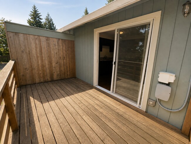 Building Photo - 310-316 S. Manzanita Court