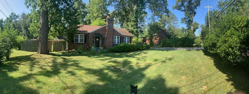 Established neighborhood: Large front yard, tree lined street. - 340 Woodlawn Pike