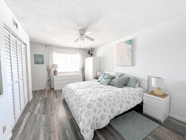 Building Photo - 353 S US Hwy 1