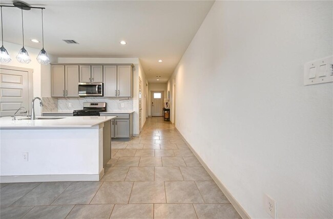 Building Photo - 29919 Reagans Rnch Dr