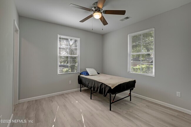 Building Photo - 2908 Broadway Ave