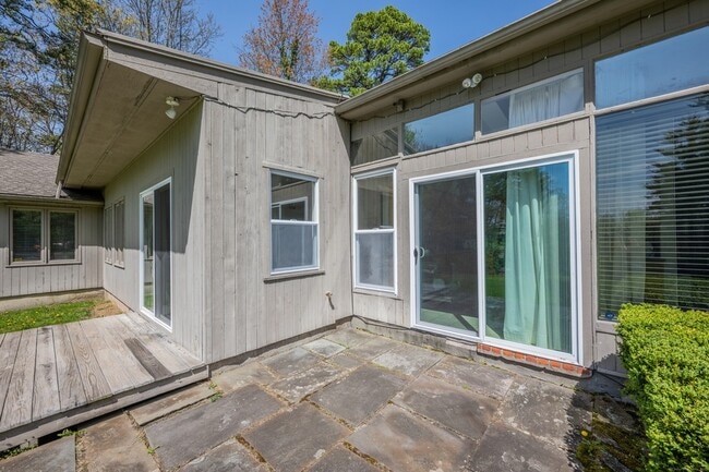 Building Photo - 23 Vine Hill Rd