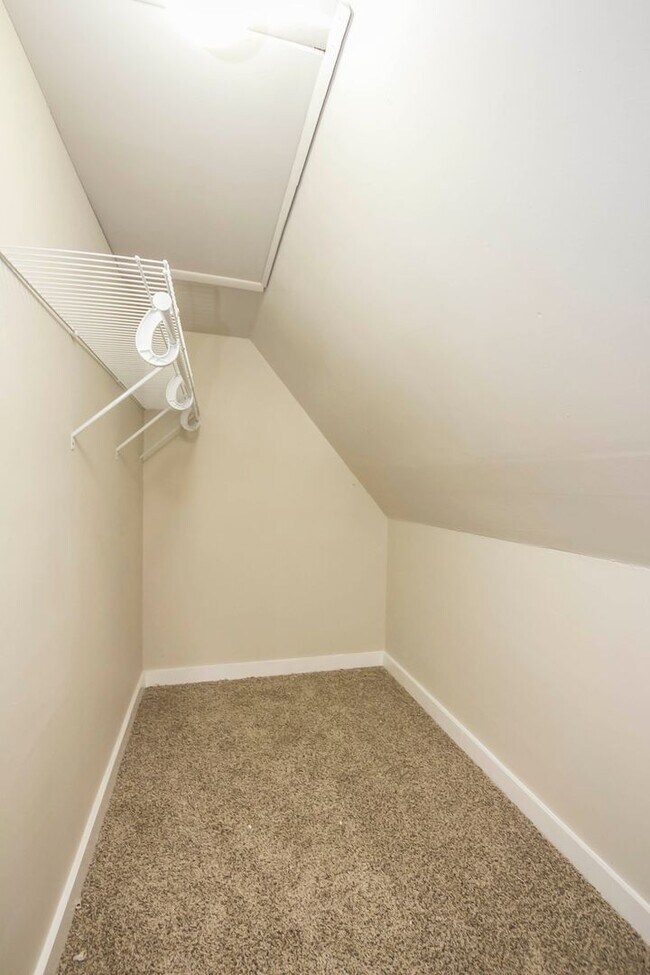 Building Photo - 3844 4th St