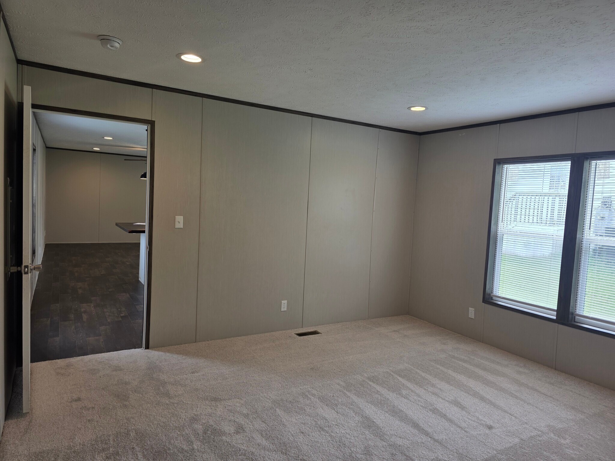 Building Photo - 4049 Trout Ln