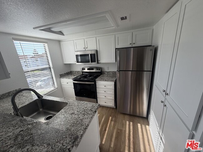 Building Photo - 1930 E College Ave