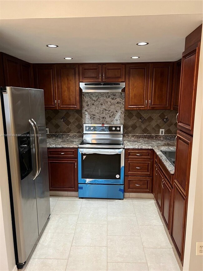 Primary Photo - 1515 NE 125th Terrace