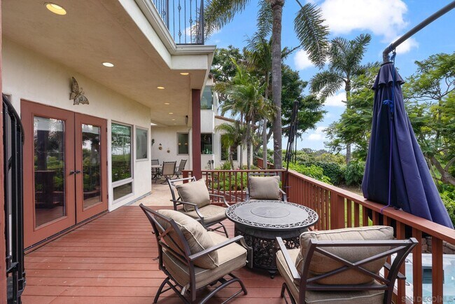 Building Photo - 701 N Granados Ave