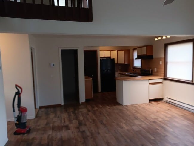 Building Photo - Welcome to this charming 3-bedroom, 2-bathroom home located in the scenic Tobyhanna, PA.