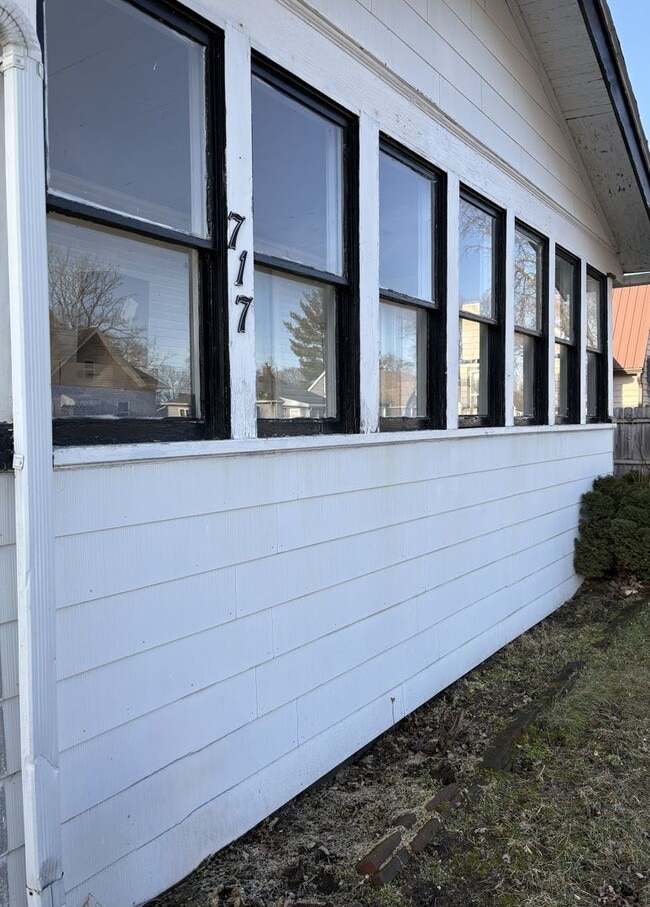 Building Photo - 2 Bedroom / 1 Bathroom Home for Rent!