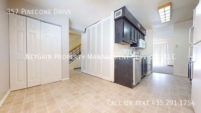 Building Photo - 357 Pinecone Dr