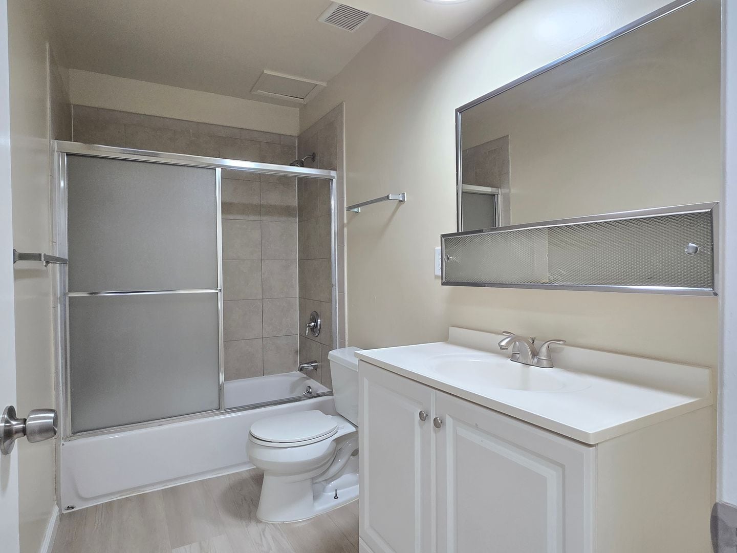 Building Photo - 7390 Rainbow Dr