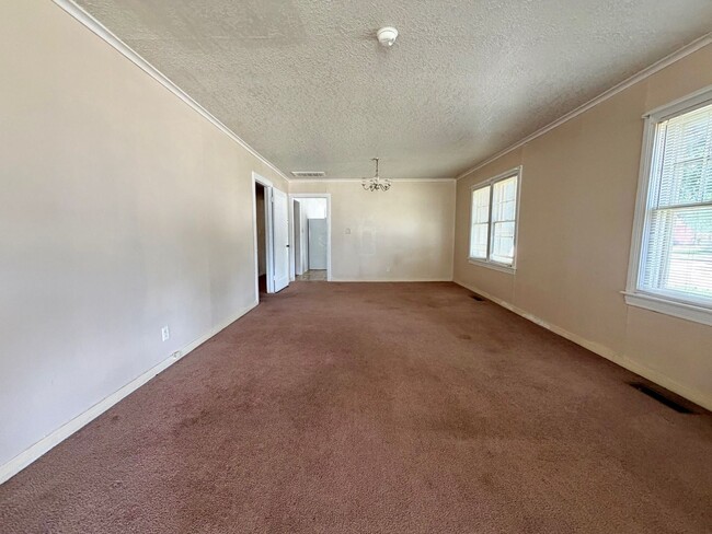 Building Photo - 3 Bedroom and 1 Bathroom Home for rent in Shawnee