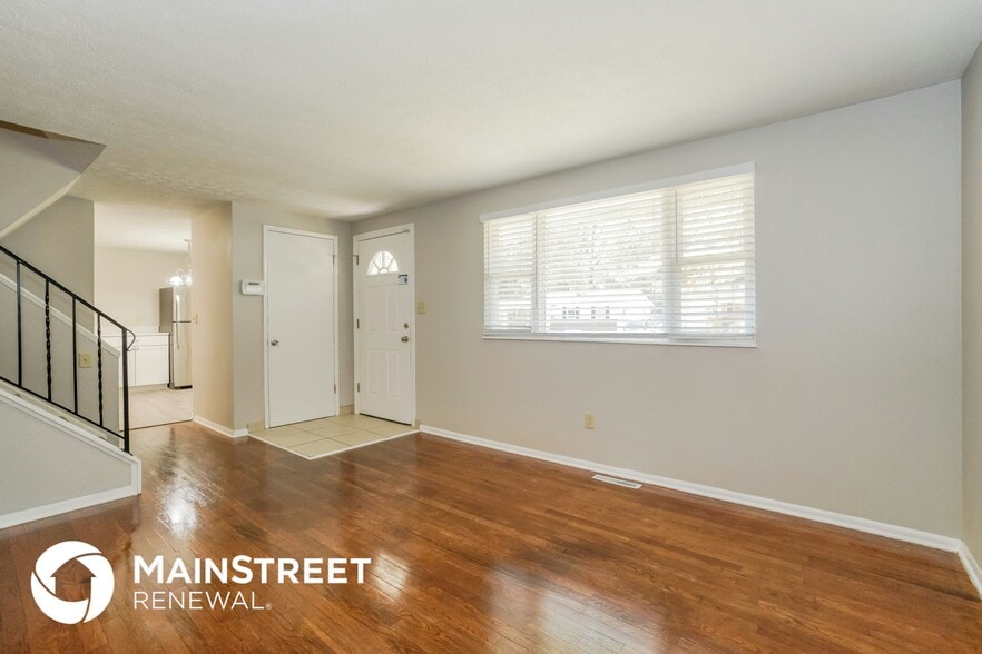 Building Photo - 1374 Chesterton Square S