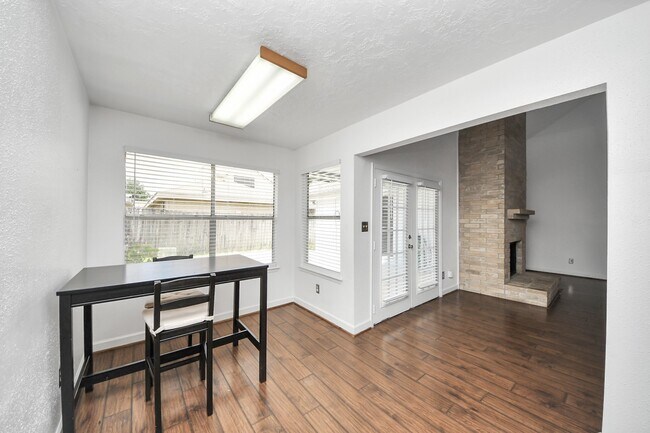 Building Photo - 6230 Grandvale Dr