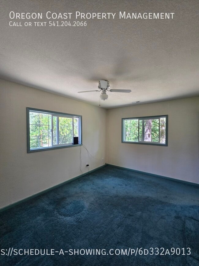 Building Photo - 126 N Holiday Ln
