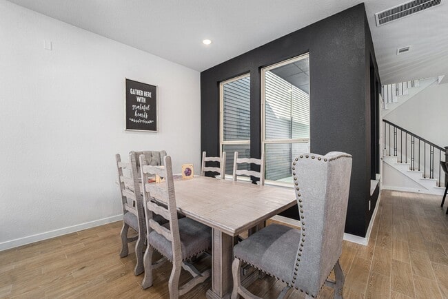 Building Photo - 16630 Lake Austin St