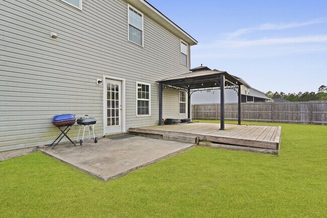 Building Photo - 966 Mustang Ln NE