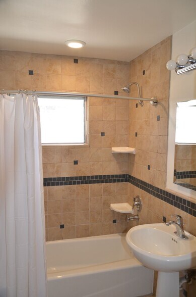 Building Photo - 4541 W 172nd St